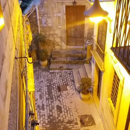 Dietro Le Quinte - Un Balcone Nel Centro Barocco Apartamento Modica