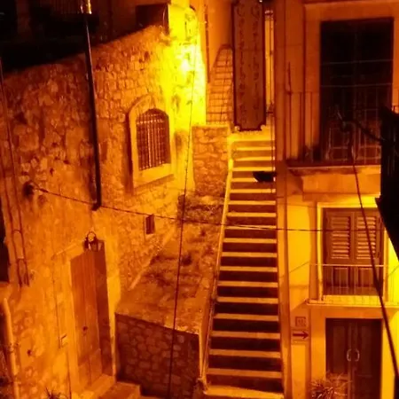 Apartamento Dietro Le Quinte - Un Balcone Nel Centro Barocco
