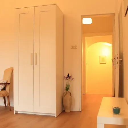 Dietro Le Quinte - Un Balcone Nel Centro Barocco Apartamento *