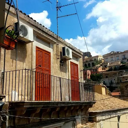 Dietro Le Quinte - Un Balcone Nel Centro Barocco Apartamento
